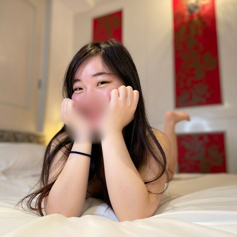 ロングヘアささちゃん放尿しちゃいました