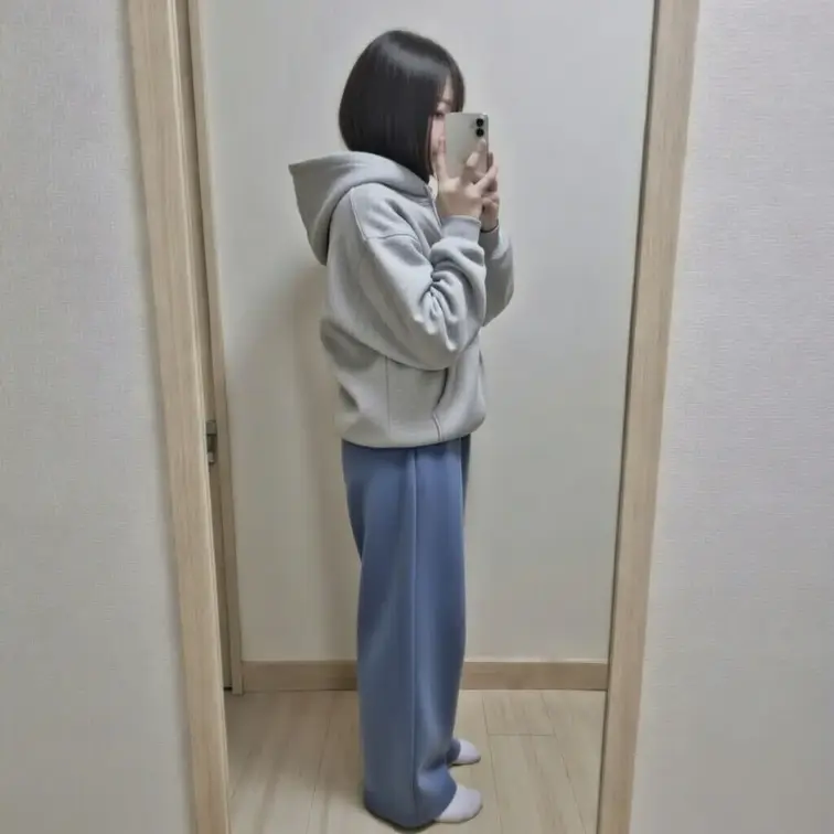 ３日連続パーカー女