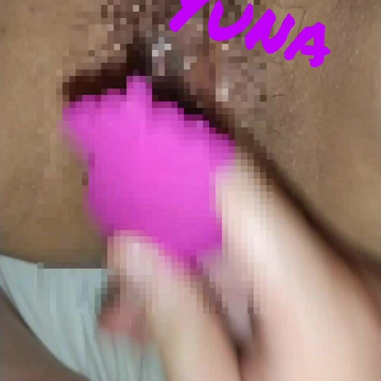 おもちゃ責めで何度もイっちゃう…
(⁠*⁠﹏⁠*⁠;⁠)
