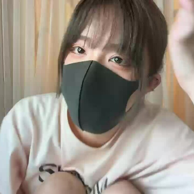 【みれい 20 歳】

みれいさんのライブ配信動画です
生配信 だと、1 回の有料配信を視聴すると、おおよそ平均 