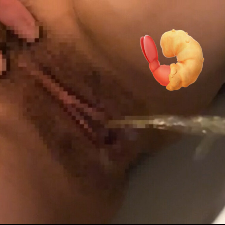 薄 モザ🤭とび散りまくりのおしっこ💕