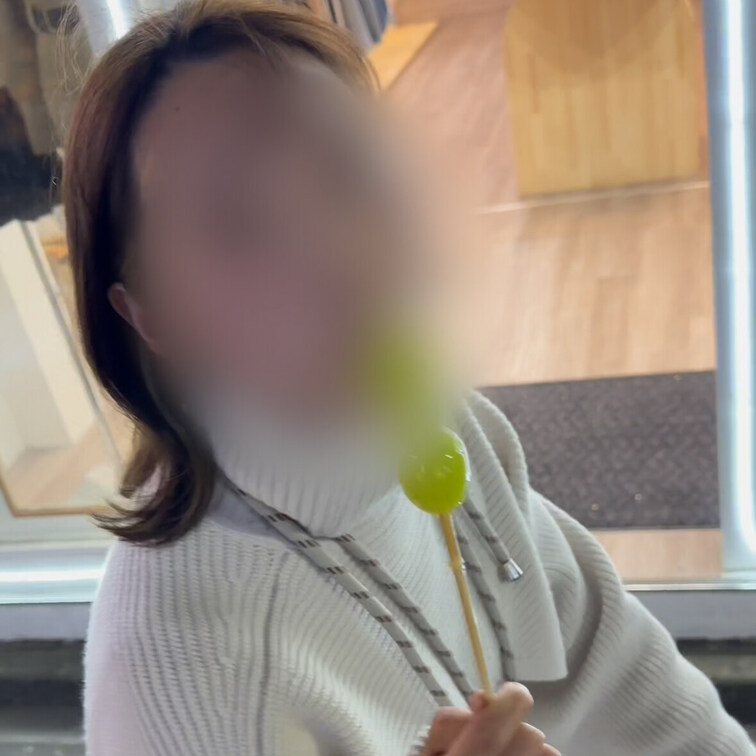 今回はお○○○さんの居○○○屋の手伝いをしているというおっとり系のお○○○さん。
本人はゆるふわおっとり系ということも