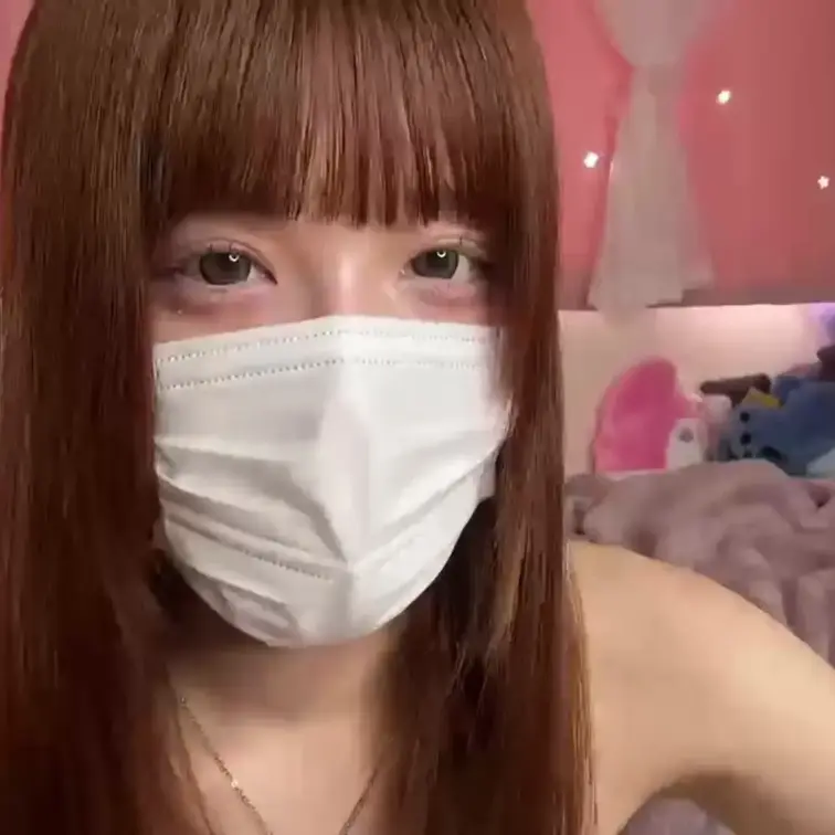 【みれい 20 歳】

みれいさんのライブ配信動画です
生ライブ配信だと、1 回の有料配信を視聴すると、おおよそ平