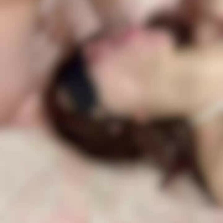 妻を単独男性にお二人に貸出しました。
後ろ手にされた状態で肉棒を口に出し入れされる動画です。