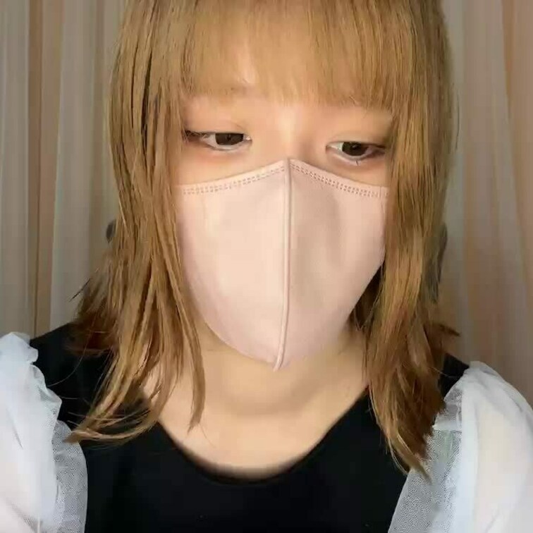 【みれい 20 歳】

みれいさんのライブ配信動画です
生配信 だと、1 回の有料配信を視聴すると、おおよそ平均 