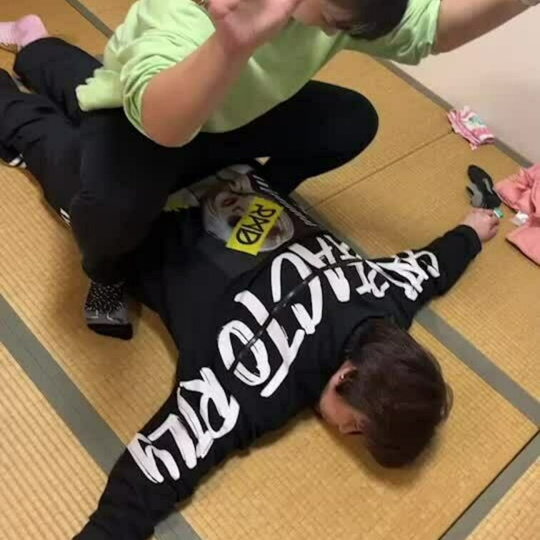 皆様いつもご購入ありがとうございます☺️
今回のくすぐり動画はこちらです👍

是非見てあげてくださいね(  ˆОˆ
