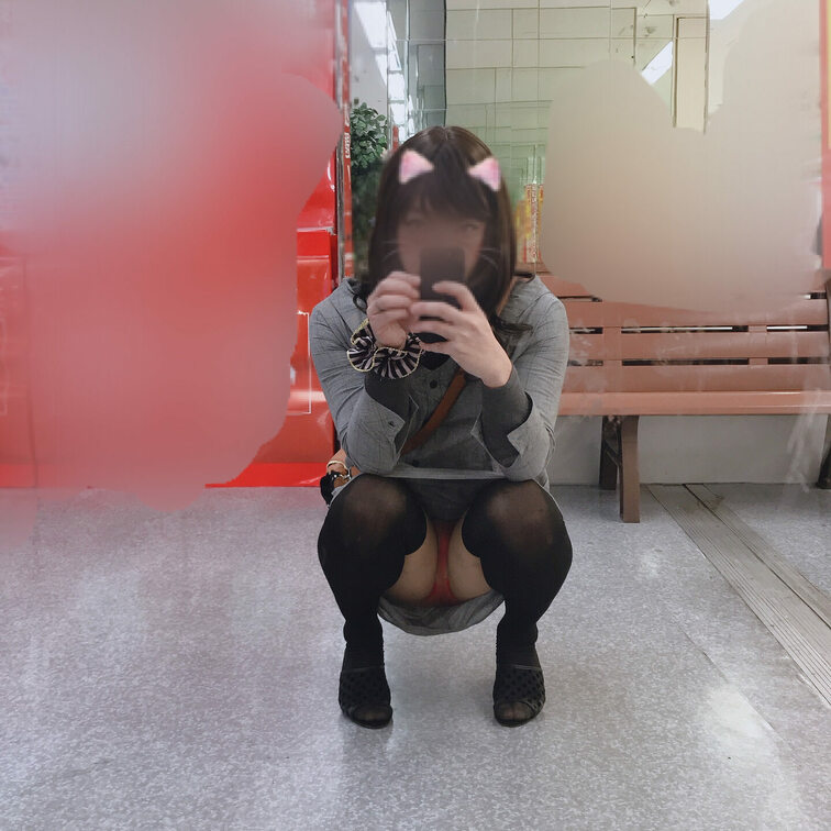 パンチラ、露出系の画像やエッチな動画毎月アップ!単品購入で観ていただく事もできます💕