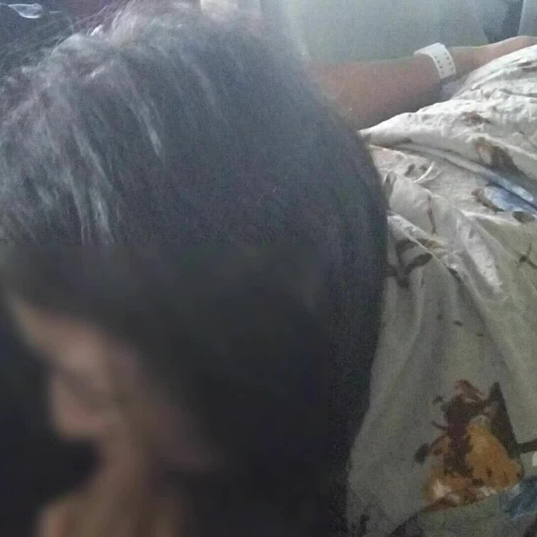 悪友と妻シリーズ
駅で買い物をして立駐に戻りキスしてるうちにお互いが我慢出来なくなり車内でフェラさせてる様子です。
