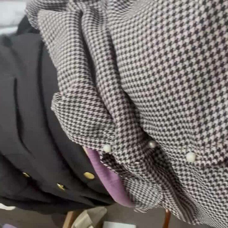 ○○○が車でホテルでゴロゴロ