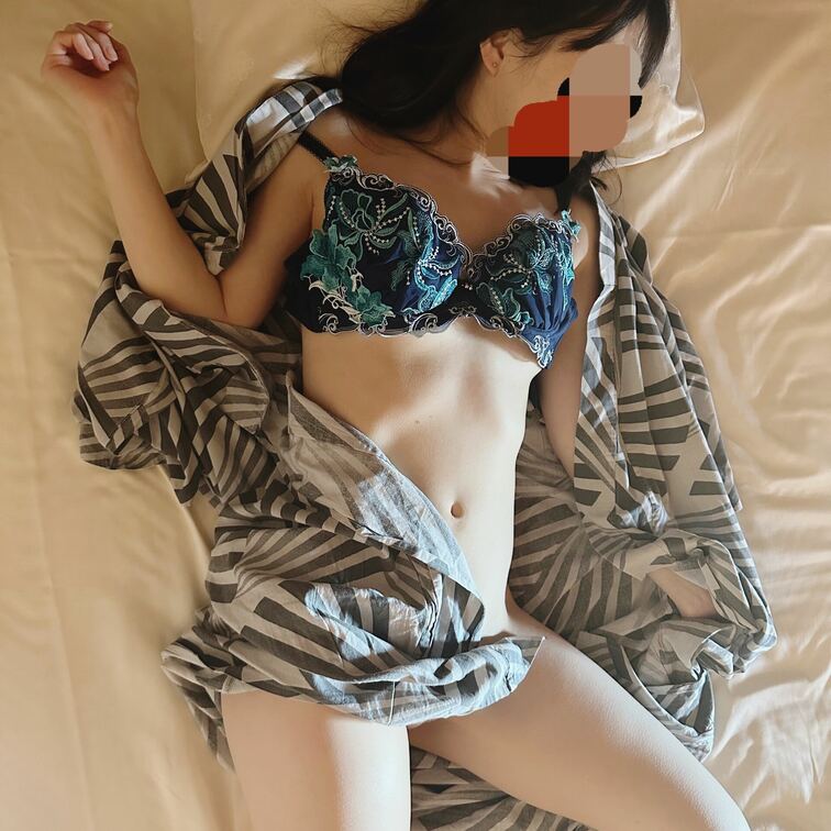 いつもご視聴ありがとうございます🥰

今回アップした写真は、激しい生ハメSEX後の浴衣姿の写真です🫣💓

また、