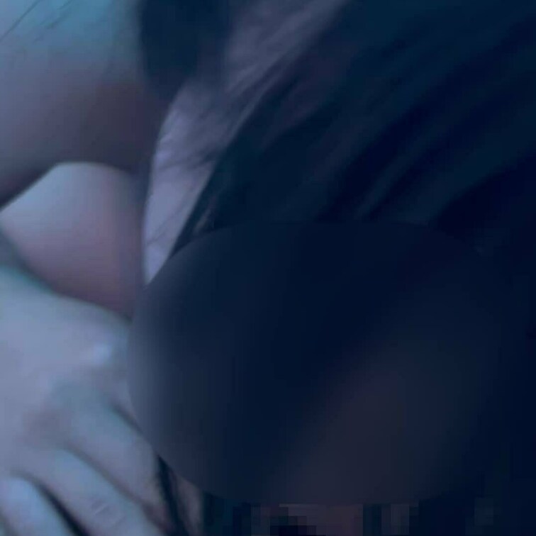 コンカフェ嬢　２２歳　
フェラ

https://lit.link/n18