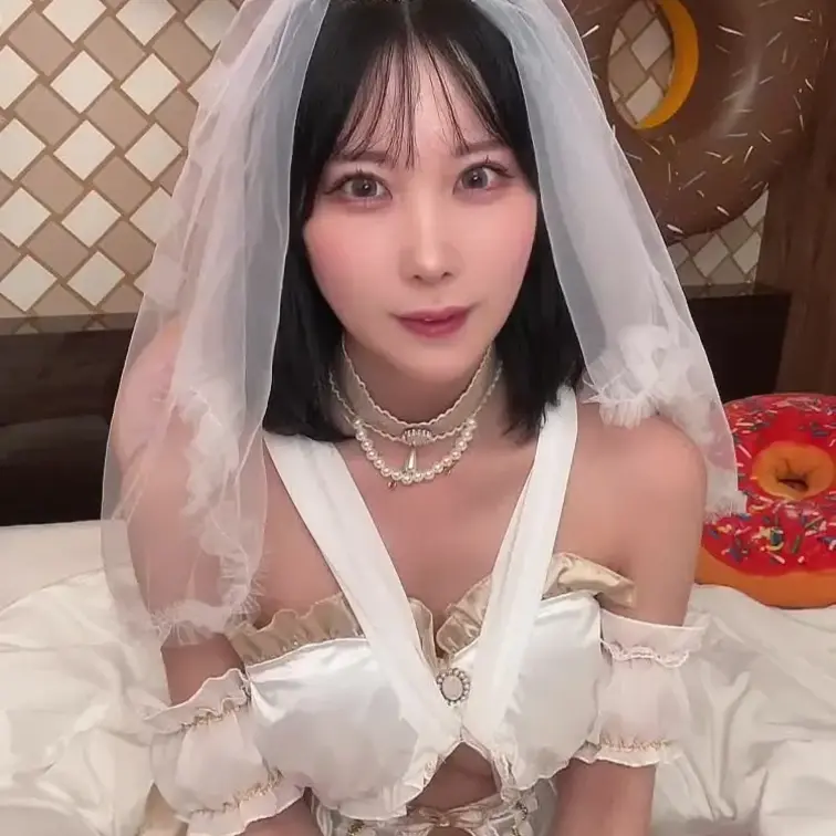 この撮影をしたのが6月だったので、
ジューンブライド！花嫁さんになってみました～🥳✨
どうですか～花嫁りこさん✨