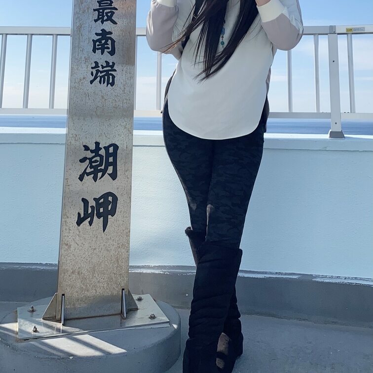 この三連休は和歌山に行ってました🏖🐠☀️鬼ヶ城・クジラ館・那智の滝・橋杭岩・隕石博物館・潮岬に温泉ホテルで2泊してカニ🦀