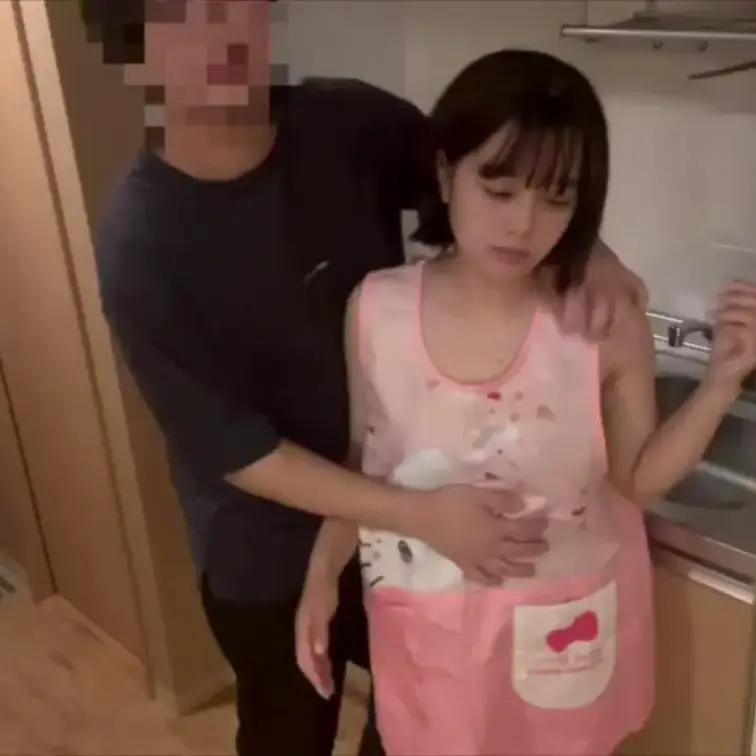 【ファン限定フル動画】🎁

いつでもHしてたい付き合い建てのカップルのSEX。キッチンでもハメ合う2人。あかち◯んで