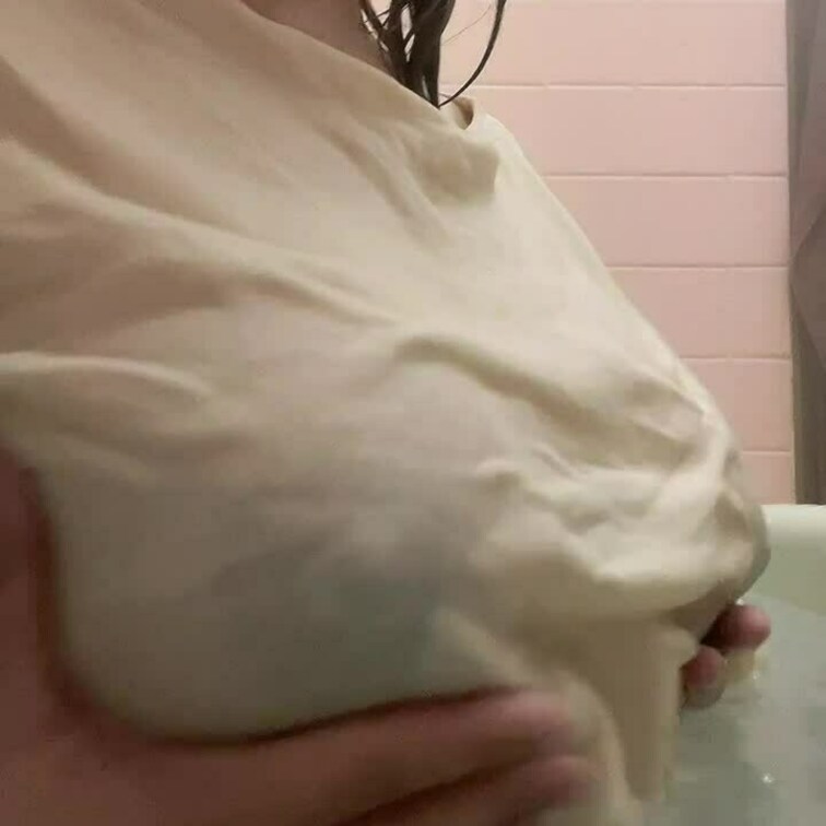 お風呂でもみもみおっぱい