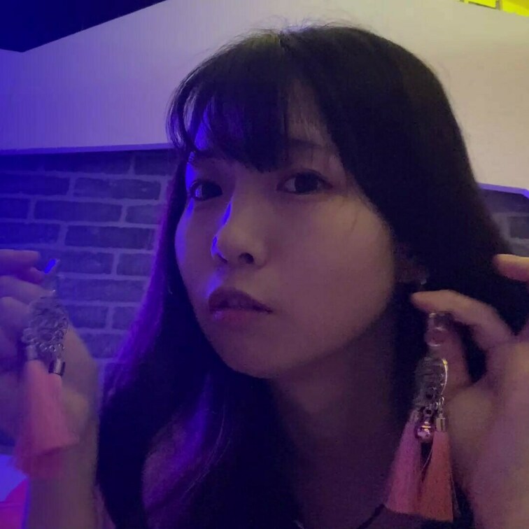 ⚠️【豪華VIP見放題∞】に含まれています。
ウサギの尻尾のアナルプラグと、かわいいニップルクリップを着けます。