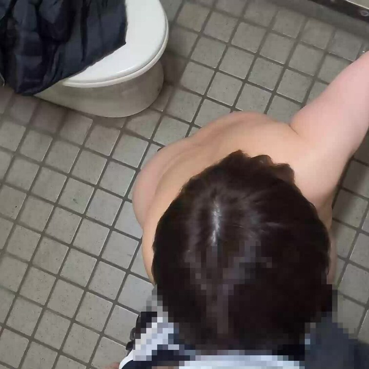 【ふくよか】多目的トイレで撮った立ちバックシーン(撮影日：2024年12月26日)【立ちバック】