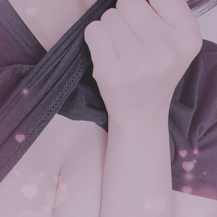 ノーブラで乳よせ😍❤