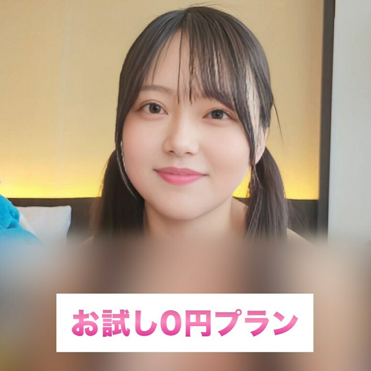 ストレッチで後ろから丸見え♡