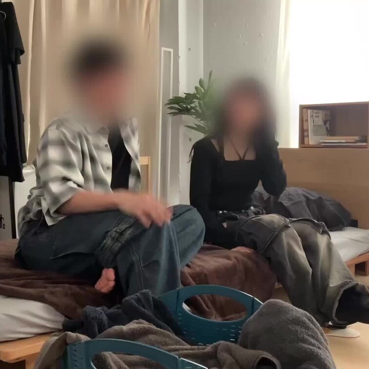 彼氏に内緒で一人暮らしの大学生くんのお家行っていっぱい喘いできた、笑