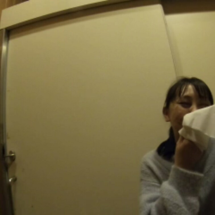 ぶっかけ後　お顔フキフキ（笑）