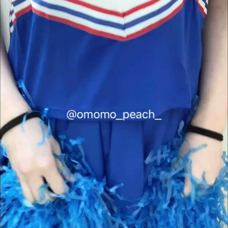 【おもらしチアガール】
おしっこを我慢しながら何とか踊り切ったが
結局みんなの見ている前で…涙

（療養中はチア