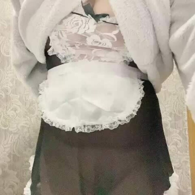 メイド服からの…