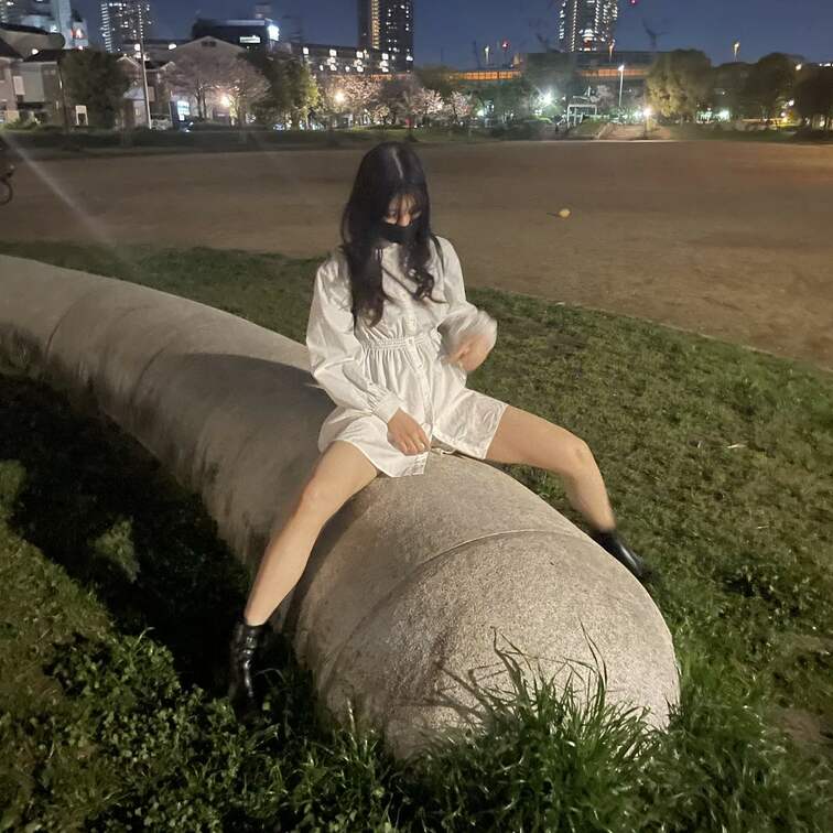 謎の物体にまたがる☺️