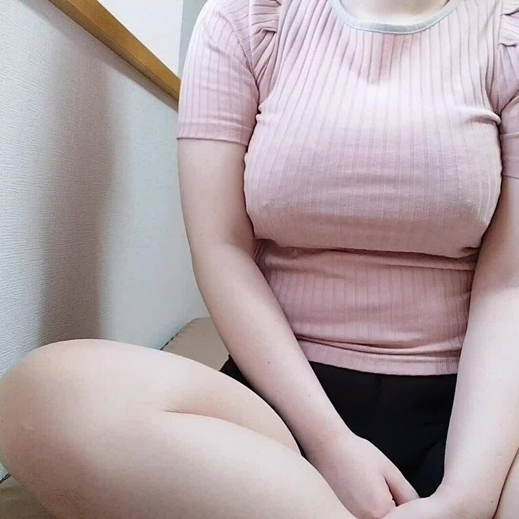 朝ストレッチしてたけど触っちゃった(〃∇〃)
ピチピチの服も見てね🩵🩵🙈