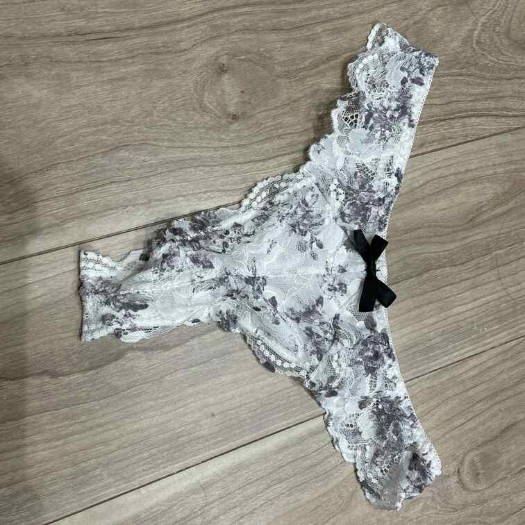 妻の下着を盗み撮り
いつも汚れていない下着が汚れていますねー
欲しい方います？笑