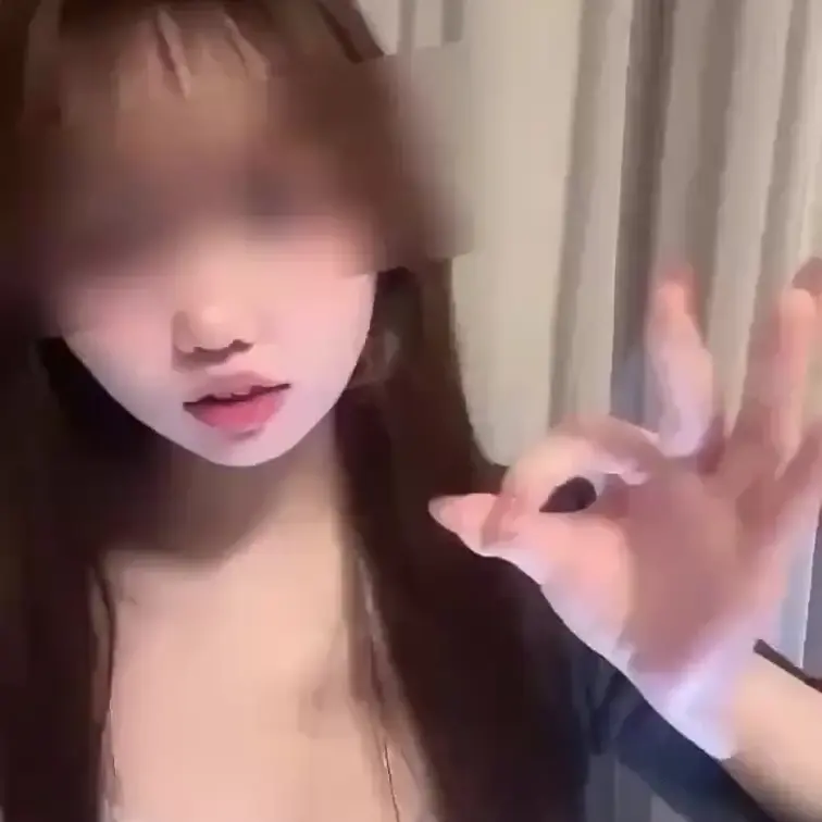 りおのおてての動きで色々そーぞうしちゃうね♡
