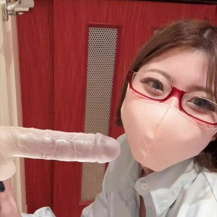 ミニタイトスカート×メガネっ○○○ オナニー🤍
上からバージョン！

今回は赤眼鏡と黒のミニタイトスカートで先生風