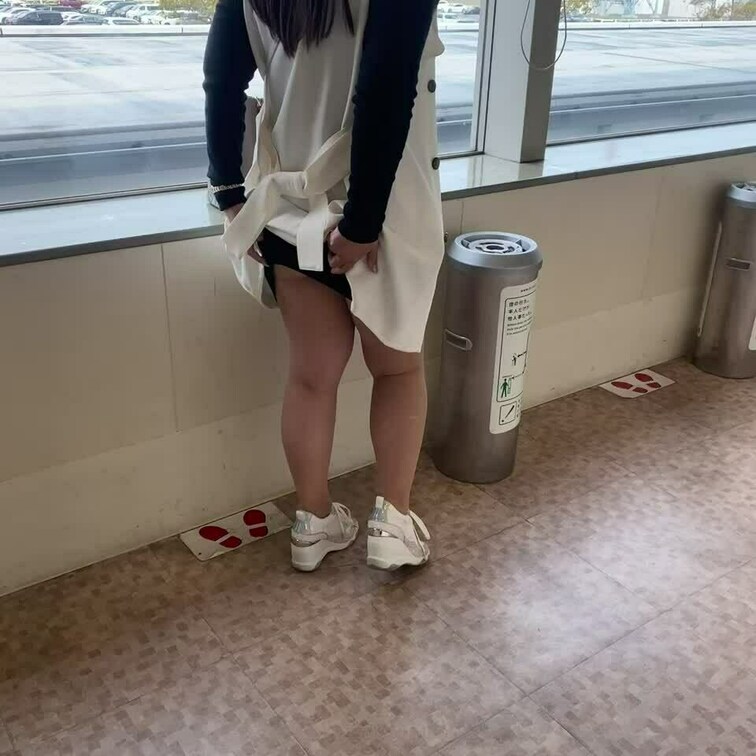 今がチャンスだ！お尻みーせーてー