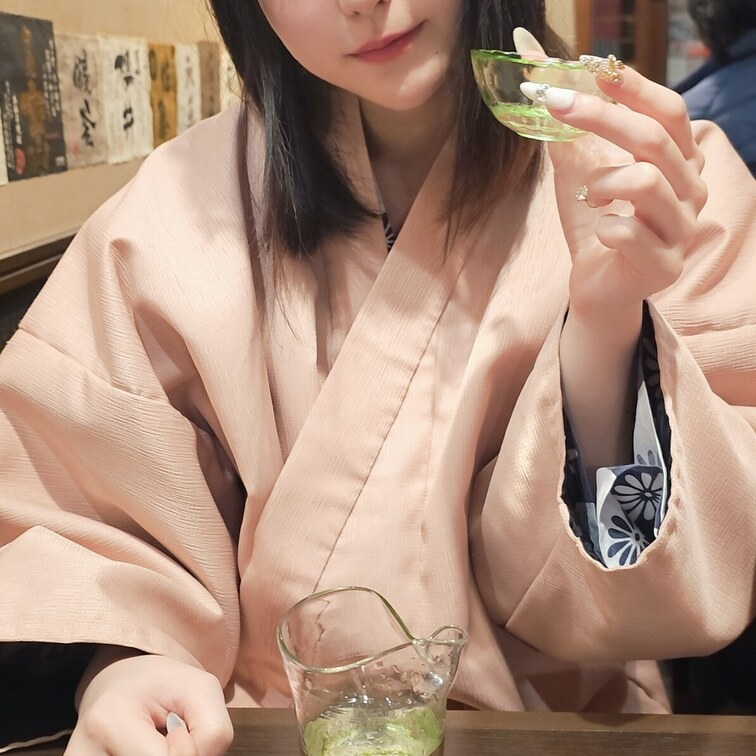 温泉アイドルでデビューした浜辺なぎさです♡えちえちな動画もありますので各プランをチェックしてみてくださいね💕︎