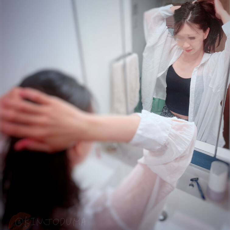 ママ友とお出掛け…やけにルンルンだけど本当にママ友でしょうか🫠??

3枚目見てもわかるよう帰宅後も終始ご機嫌です笑