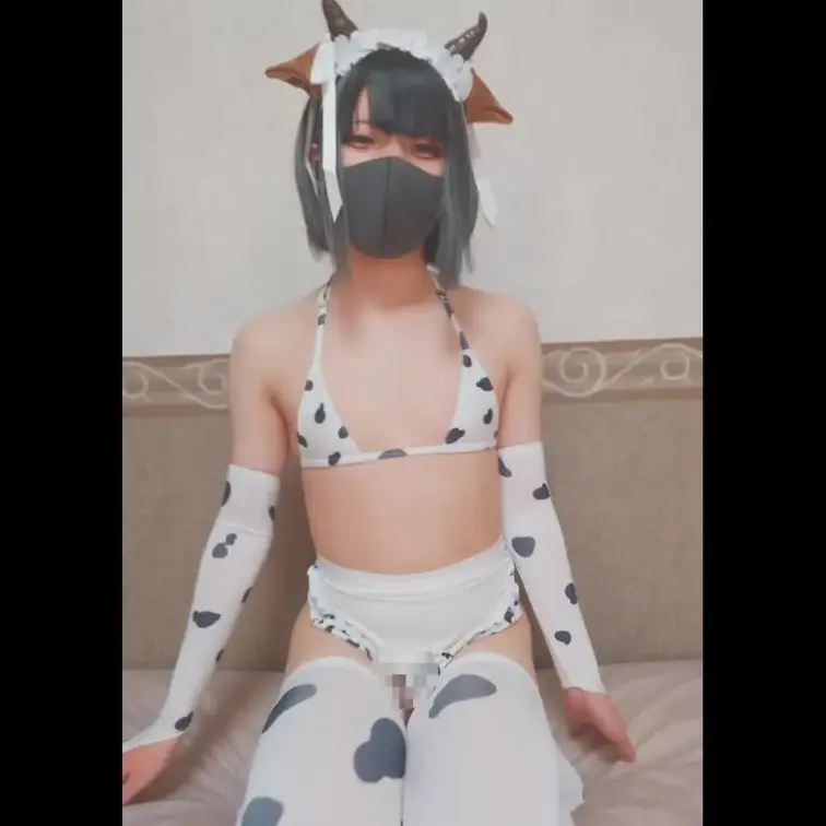 オス牛くん♂の乳首いじり