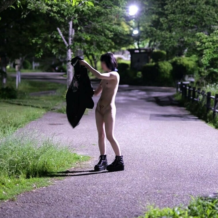 公園露出お散歩①
やりたい放題してきた☺