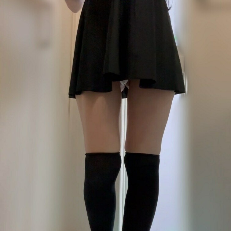 可愛い衣装買ったので見て下さい💕
興奮してチクニーしたらお漏らししちゃいました💦