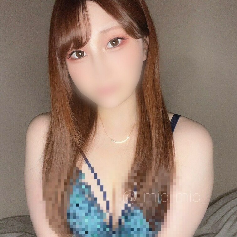 みんな大好きおっぱい動画👙

今日のお下着さんは紐多めでえちえちです♡

どうですか？似合ってるかな？♡

