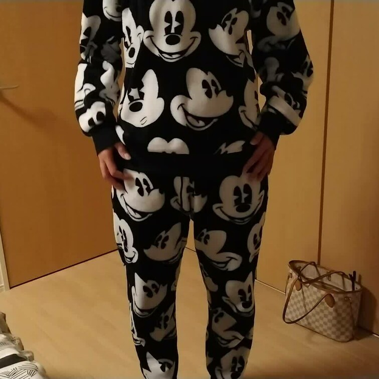 部屋着の下にエッチな下着装着(⋈◍＞◡＜◍)。✧♡　こんな姿って案外恥ずかしいドキドキしちゃいます💛