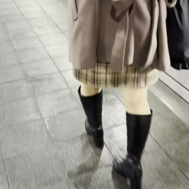 20歳大学生ちゃん使用感抜群のロングブーツと伝線熟成パンスト足裏

20歳大学生の女の子のブーツ美脚とパンスト足裏を