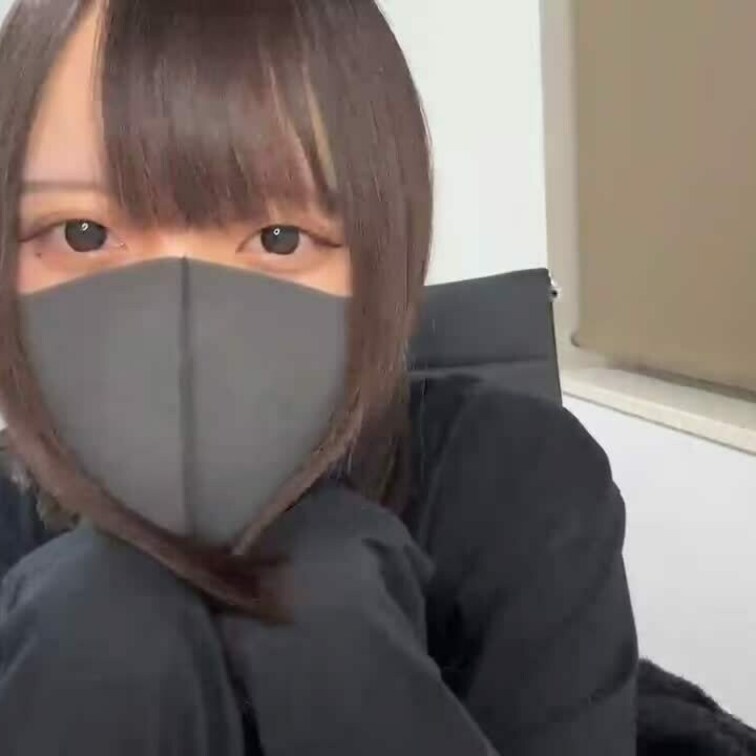 【りん 18 歳】

りんさんのライブ配信の課金部分を【見逃し配信】できちゃいます

生配信 だと、1 回の課金