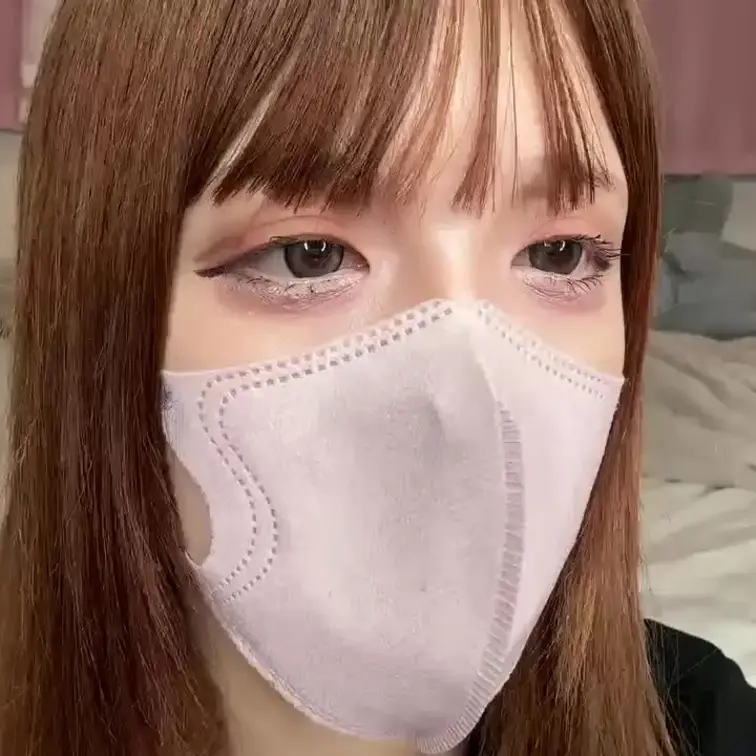 【みれい 20 歳】

みれいさんのライブ配信動画です
生ライブ配信だと、1 回の有料配信を視聴すると、おおよそ平