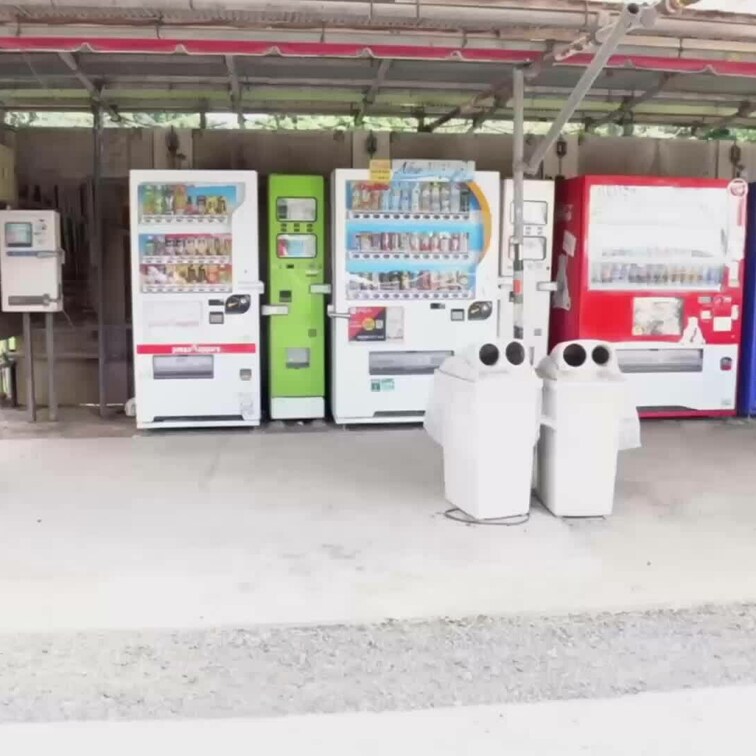 Part4は道の駅でのお尻丸見えで自販機で買い物～駅での露出歩行～海のシーンまで