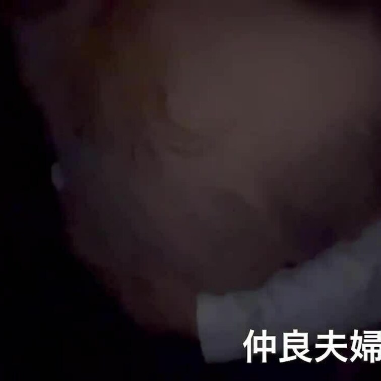 カラオケ続き🎤
友人の前で挿入までしてしまい。
撮影してもらう代わりに！
お触りOKを承諾して
友人も興奮して…