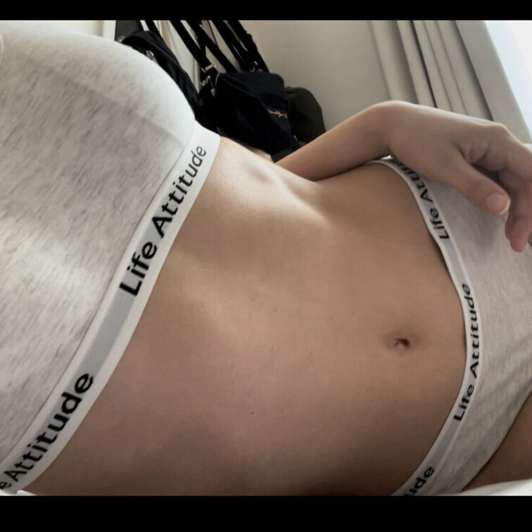 リクエスト募集します!
160cm細身、おっぱい小さめお尻大きめです🤭
オモチャいっぱい持ってます❤︎