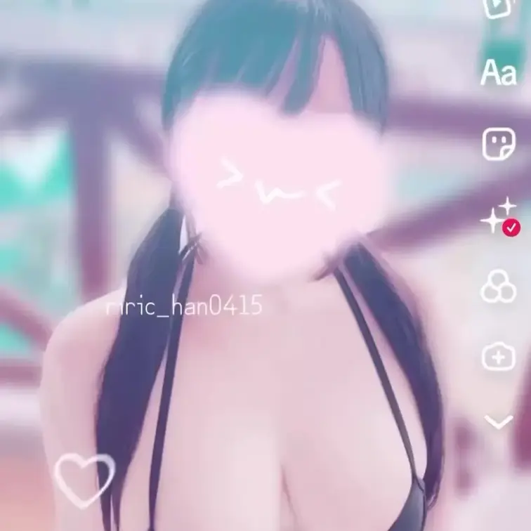 プールでビキニTikTok❤︎

もちろんそのあとは
他の人に見られながらヤバ露出えっちとっくも、、❤︎