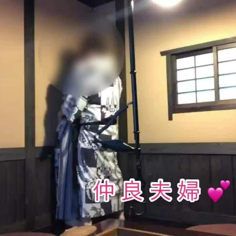 旅館編💕
囲炉裏がある部屋で…
激しくキス、乳首舐め💕
フェラチオなど…💕💕