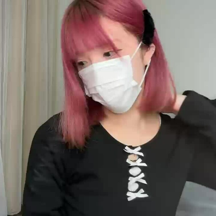 【みれい 20 歳】

みれいさんのライブ配信動画です
生配信 だと、1 回の有料配信を視聴すると、おおよそ平均 
