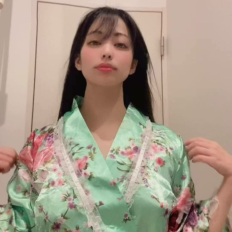 可愛い衣装からヨダレたらして
おっぱい揉み揉み😉